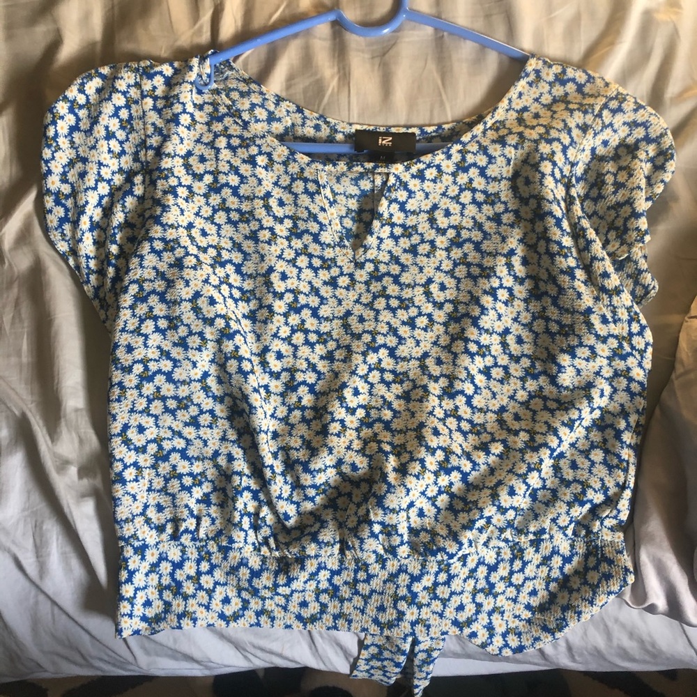 Tie flowered blouse
